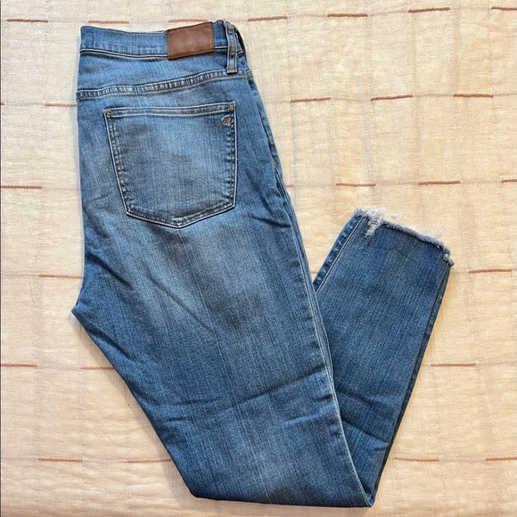 Madewell 9” Mid-Rise Skinny Jeans - Picture 3 of 13